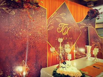 鳳冠霞帔，共締良緣 一場沉浸式中式婚禮的策劃與布置全解析